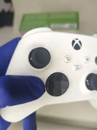 Xbox Wireless Robot White