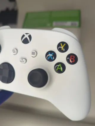 Xbox Wireless Robot White