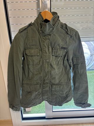 Chaqueta Vintage Verde Militar Bershka