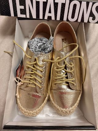 Xti Playeras Doradas Tipo Alpargata