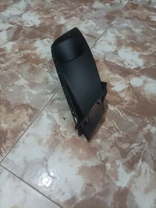 Moldura izquierda de antiniebla Renault Megane IV