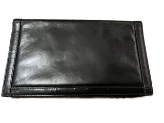 Bolso de hombro negro vintage con cadena dorada