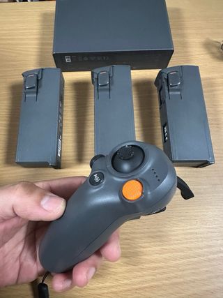 DJI Avata 2 Combo FPV Occhiali con 3 Batterie