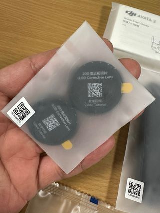 DJI Avata 2 Combo FPV Occhiali con 3 Batterie