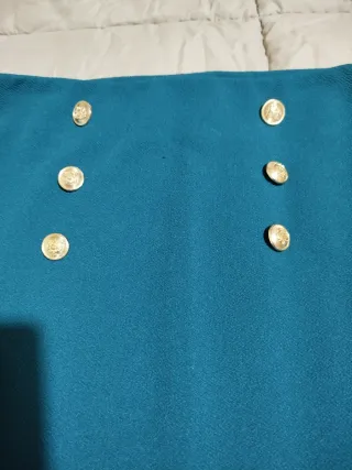 Falda Shein azul con botones dorados