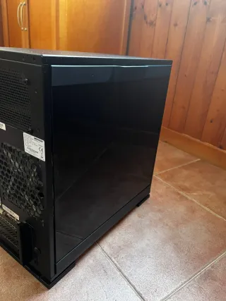 Medion Erazer Computer Desktop Nero