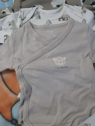 8 Bodys Manga Larga C&A 6-9 Meses