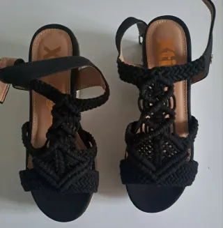 Sandalias de cuña negras mujer