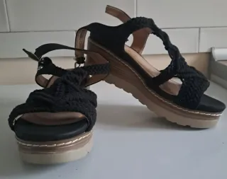 Sandalias de cuña negras mujer