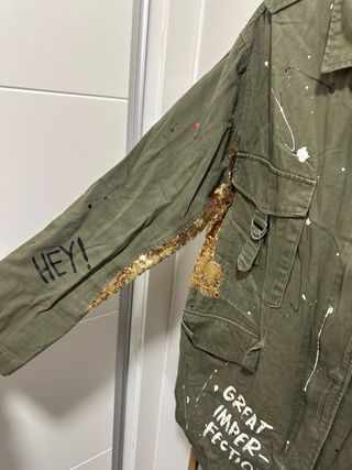 Chaqueta Zara verde con detalles dorados