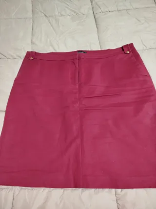 Falda Cortefiel burdeos.Talla 42