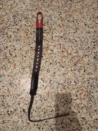 Baticola de cuero negra