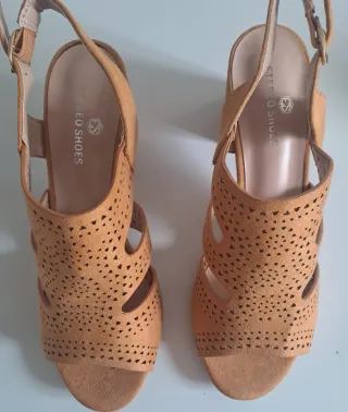 Sandalias de tacón STEPPED SHOES naranja