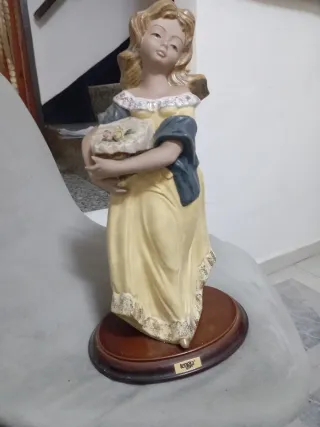 Figura Tingra Mujer con Cesta