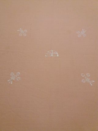 Mantel rosa bordado