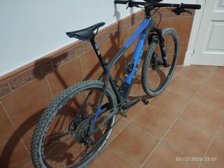 Bicicleta montaña marca Cube