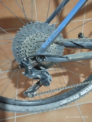 Bicicleta montaña marca Cube