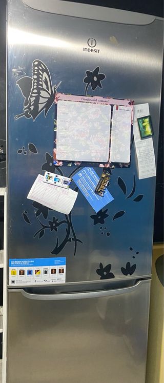 Nevera Indesit para reparar recoger en Llavaneras