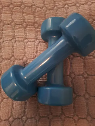 Mancuernas azules para ejercicio