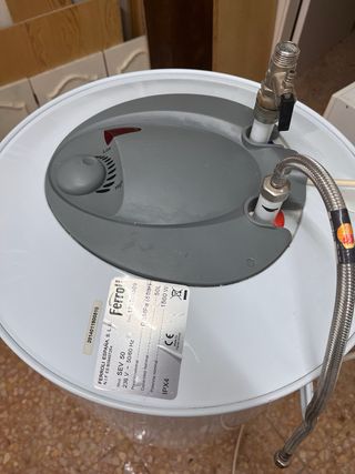 Termo eléctrico Ferroli 50L