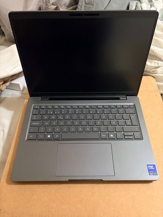 Portátil Dell Pro Max 14 Core 7 Gris