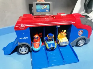 Camión Patrulla Canina con Figuras