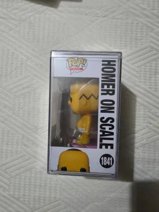 Funko Pop Homer on Scale 1841 + Protector 5000 pza