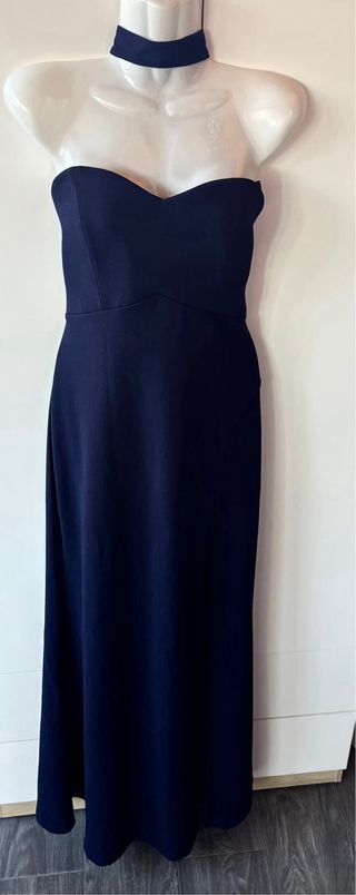 Elegante Vestido largo con choker