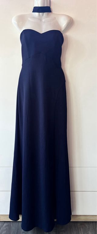 Elegante Vestido largo con choker