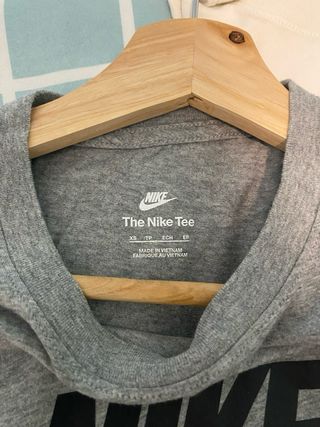 Camiseta Nike Gris