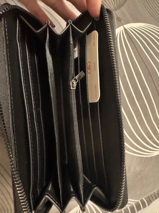 Portafoglio donna nero con borchie