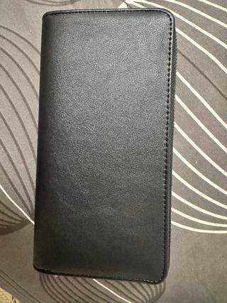 Portafoglio donna nero con borchie