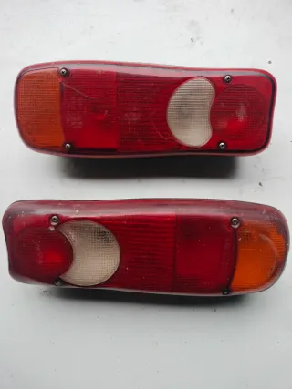 Pilotos Traseros Nissan