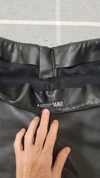 Falda-pantalón Zara efecto piel Talla L