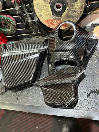 Protector depósito KTM CMT carbono