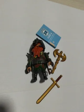 Playmobil Guerrero con Hacha y Espada
