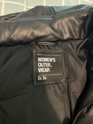 Chaquetón negro acolchado