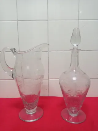 Licorera y jarra cristal tallado antiguas