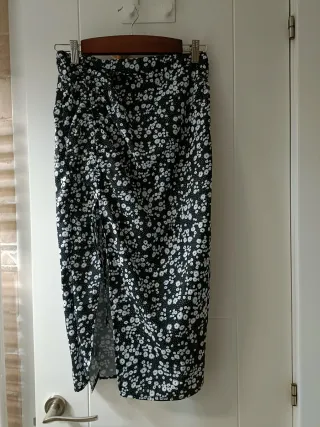 Falda midi estampada floral