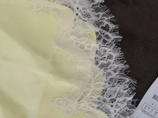 Top lencero encaje amarillo talla única