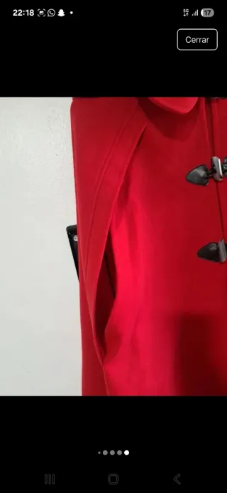 Capa roja con cierres