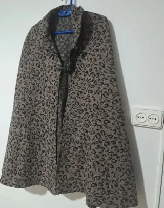 Capa con estampado de leopardo