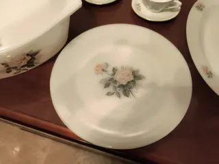 Conjunto vajilla cristal Arcopal decorado rosas