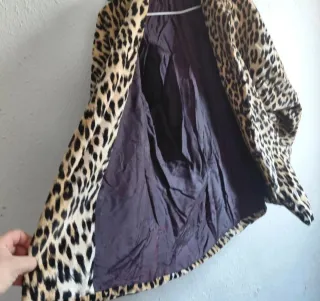 Gabardina estampado leopardo