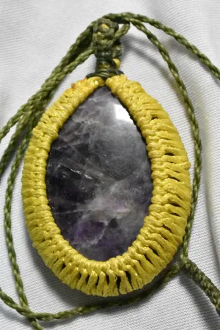 Collar artesanal piedra macramé