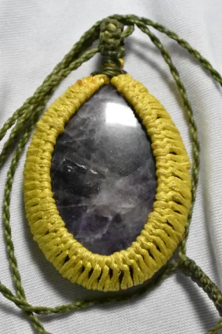 Collar artesanal piedra macramé