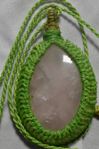 Collar artesanal piedra macramé