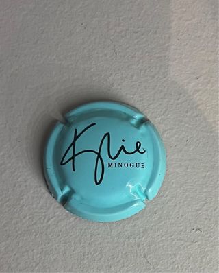 Chapa Kylie Minogue x Vilarnau Edición Exclusiva