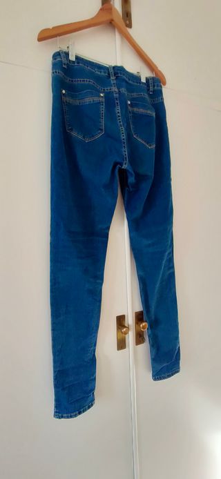 Vaqueros Miss Fanny bordados florales