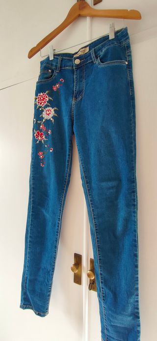 Vaqueros Miss Fanny bordados florales